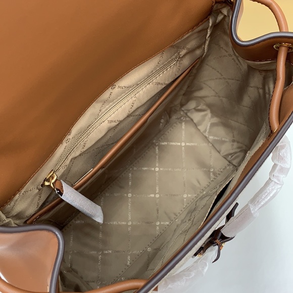 MICHAEL KORS PHOEBE MEDIUM DRAWSTRING BACKPACK VANILLA/ BROWN SIGNATURE COLOR - Picture 8 of 16